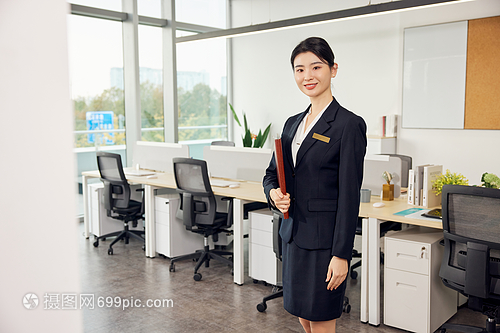 女性房產(chǎn)中介銷(xiāo)售形象
